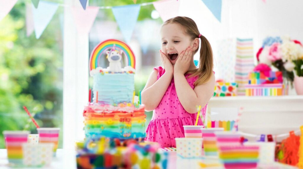 Feature | Little girl birthday celebration unicorn theme | Awesome Birthday Party Craft Ideas To Make Your Kid's Day Special