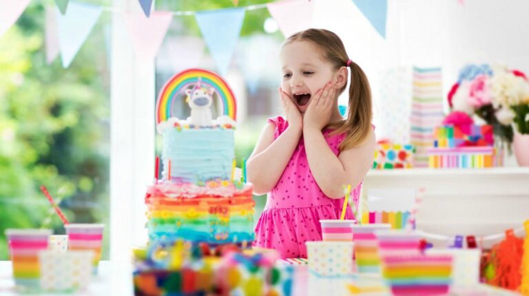 Feature | Little girl birthday celebration unicorn theme | Awesome Birthday Party Craft Ideas To Make Your Kid's Day Special
