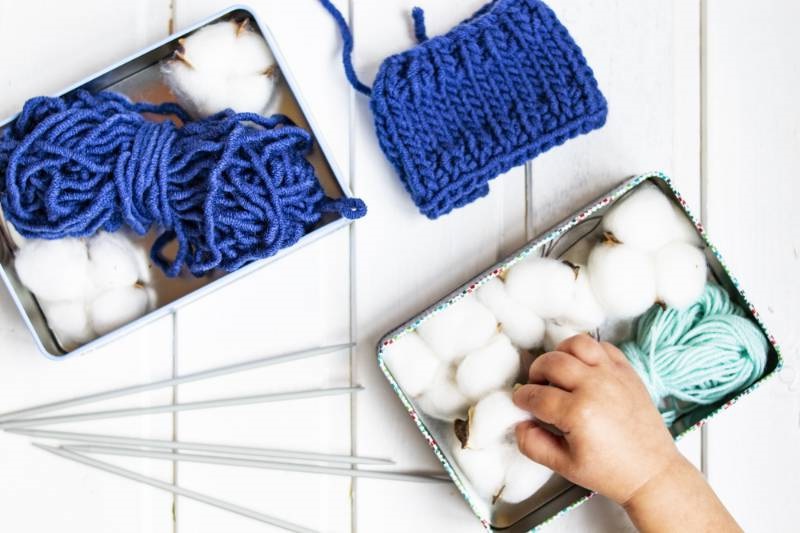 knitted-cup-holder-woolen-yarn-ball | Home storage