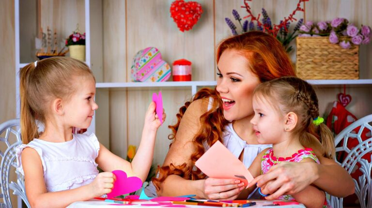 Featured | Mother with daughters | Easy DIY Art Supplies Perfect For You And Your Kids