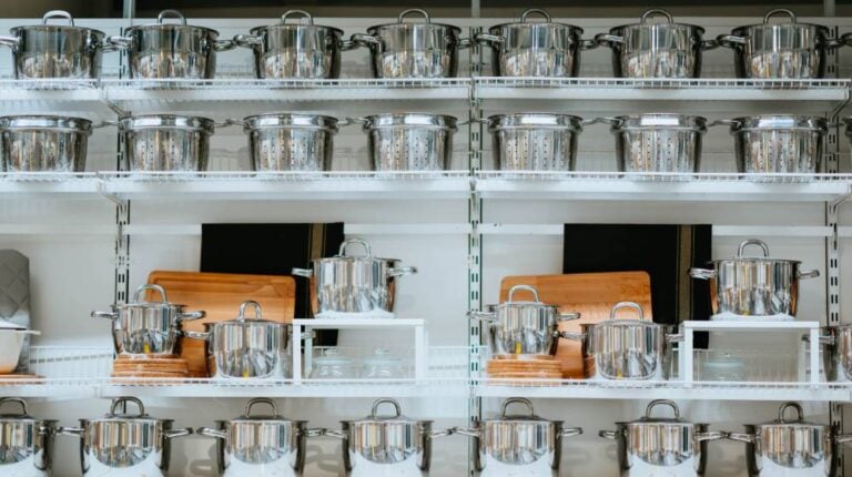 organized-kitchen-shelf | 800+ DIY Organization Ideas For A Clutter-Free Life | Featured