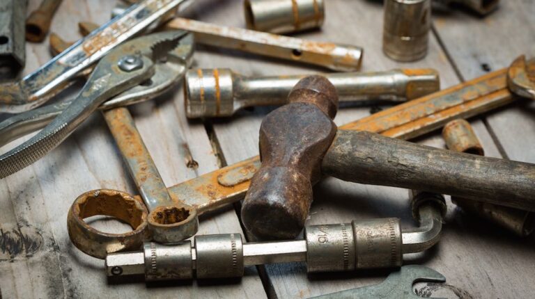 rusty tools | how to remove rust from tools | featured