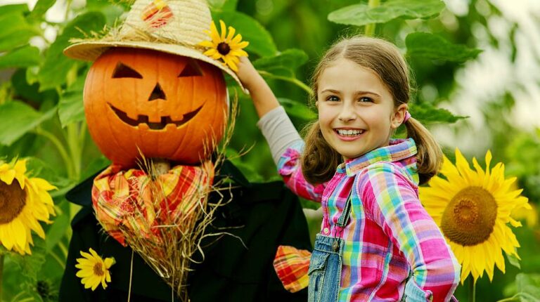 Feature | DIY Scarecrow Costume Ideas From Clever to Creepy