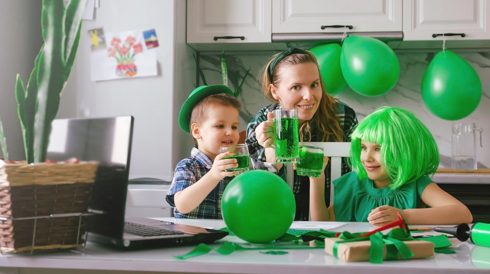 st patricks day games |Family mom and kids celebrate St. Patricks Day