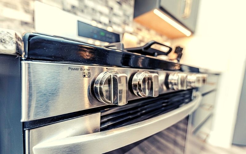 stove an oven gas range | How To Restore A Rusty Cast Iron Griddle Using A Ball Of Steel Wool