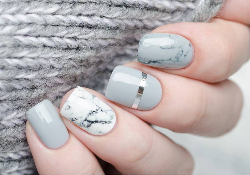 white grey marble manicure with silver stripe | Marble Nail Art