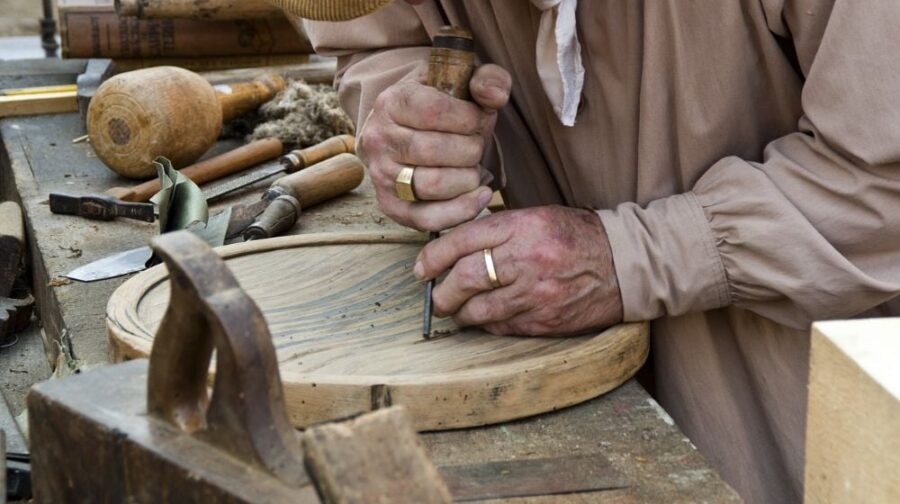 wood-wood-work-carving-wood | 11 Amazing Wood Carving Ideas Perfect For The Season | Featured